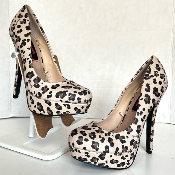 Betseyville Leopard Print Platform Heels - Picture 1 of 12